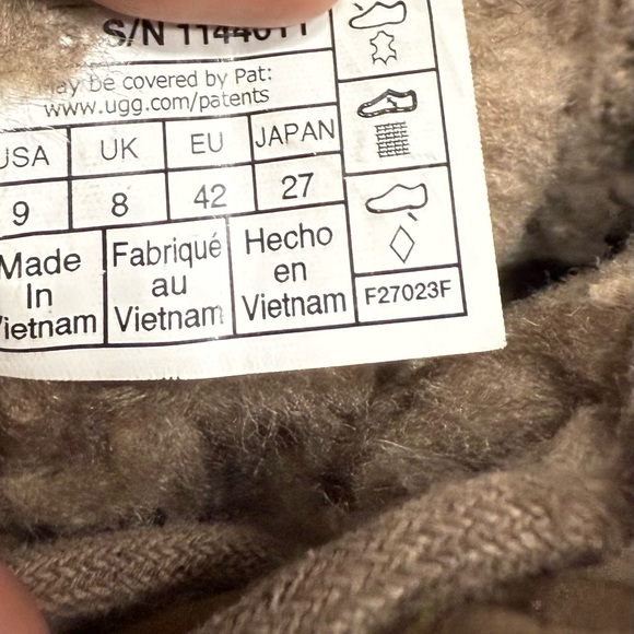 UGG Tan Leather Lace-Up Boots Men SZ 9 **Like new**Box3 - Picture 6 of 6